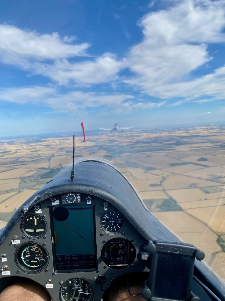 Aerotow retrieve during ICL2025